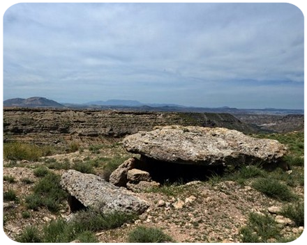 Dolmen en Carrascosa Dolmen 186